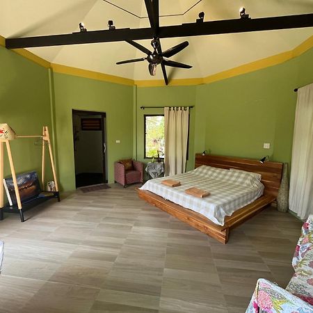 Navari Homestay Rayong Buitenkant foto